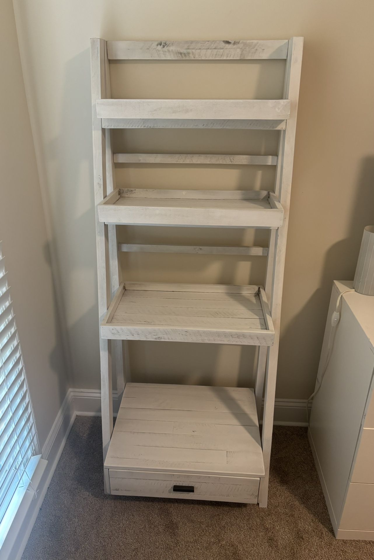 5ft White Ladder Shelf