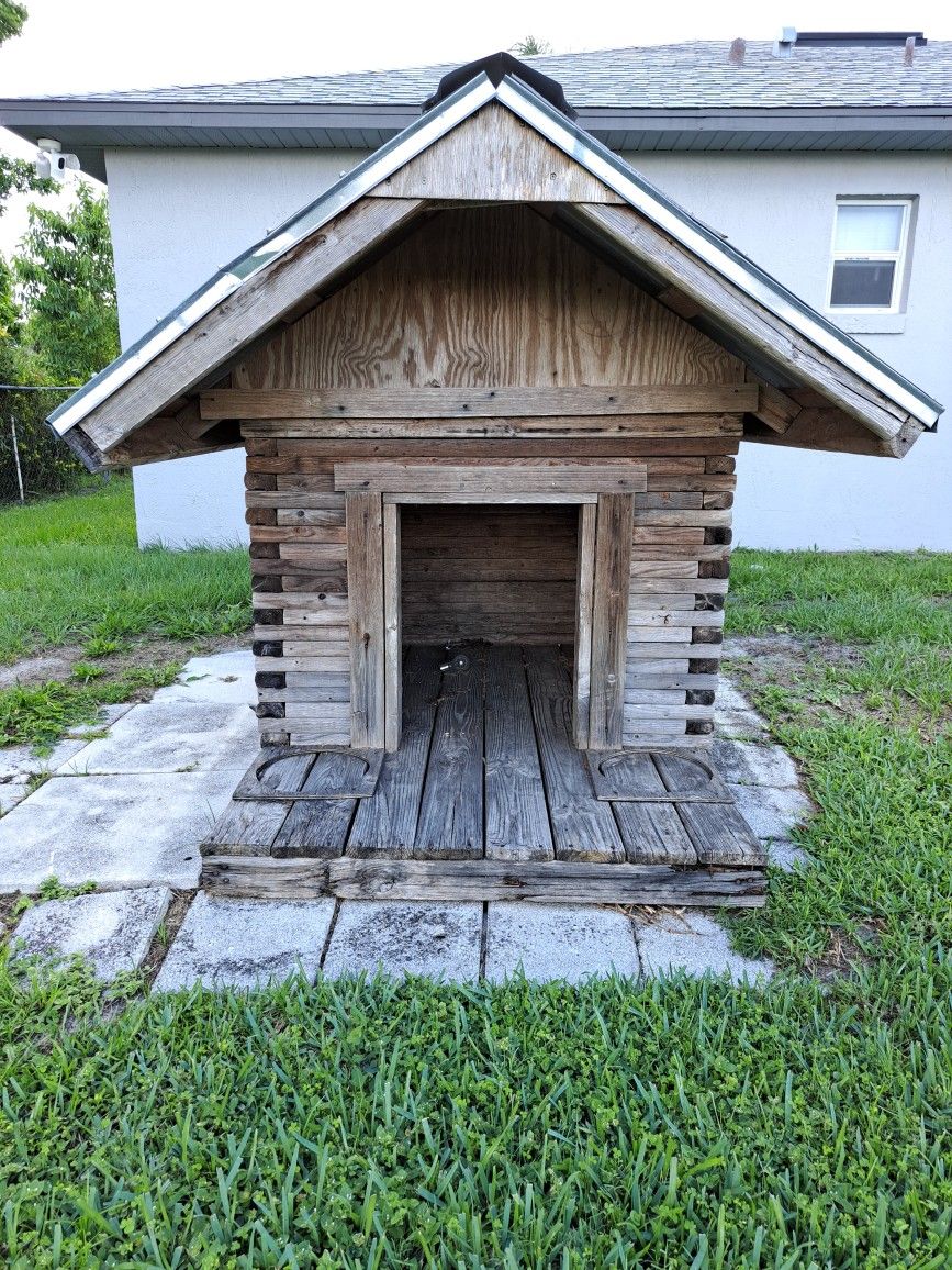  Dog House with Front Porch
