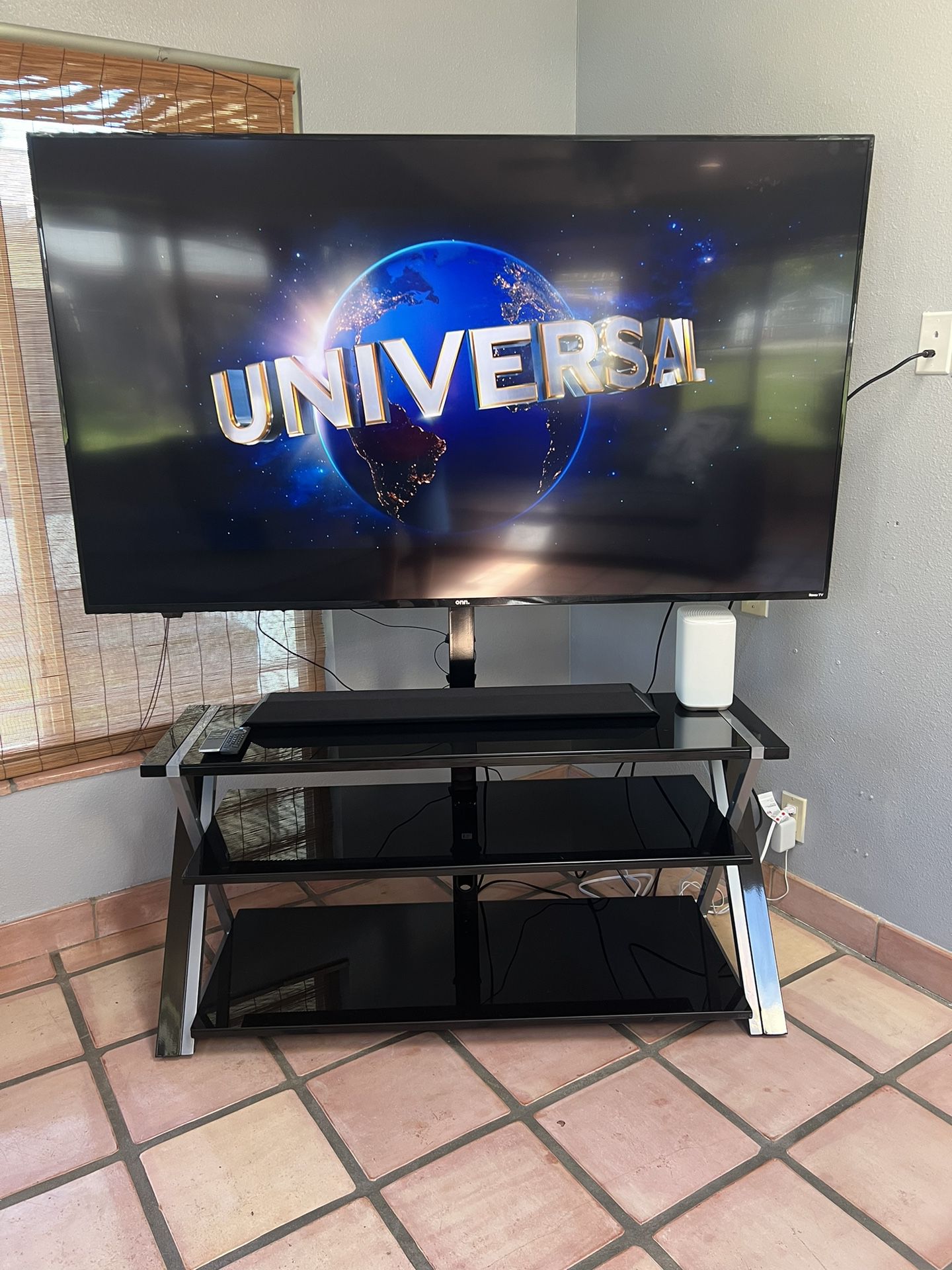 TV ENTERTAINMENT STAND