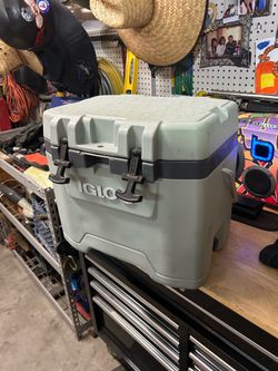 Ice chest