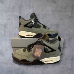 Air Jordan 4 Retro x Undefeated - Size 11