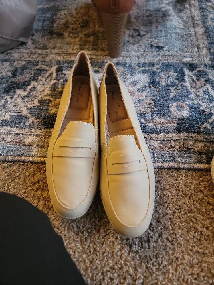 Brand New WOMEN'S SOZE 9