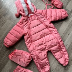 Baby Girl Pink Snow Suit! (Size 6-12 Months)