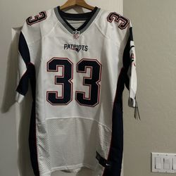 2 Jersey,s  1 Patriots / Lewis / Size 48 And  1 New York Yankees XL