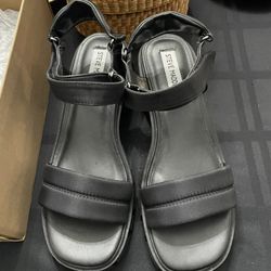Brand New Steve Madden Louella Black Sandals Size Women’s 9