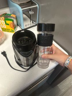 Single cup blender