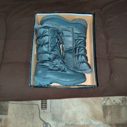 New In The Box 8m Woman's Cost 90  Asking 50