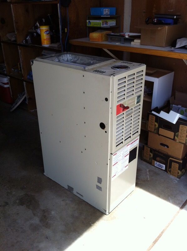 Day & Night Deluxe Mid-Efficiency Gas Furnace