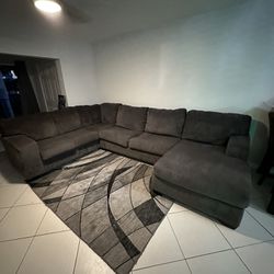 USED SECTIONAL COUCH