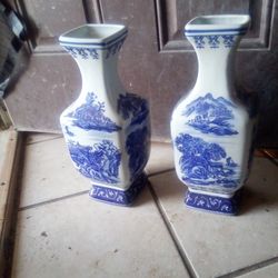 2  Porcelain Oriental  Vases
