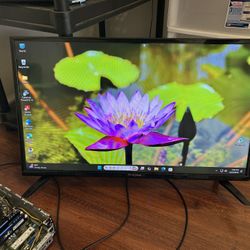 32" WESTING HOUSE TV, W/REMOTE 3 HDMI PORTS 1 VGA PC COMPATIBLE