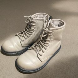 Dr Martens Kids Boots Size 9 Used 