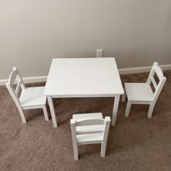 Kids Table w/ Chairs 