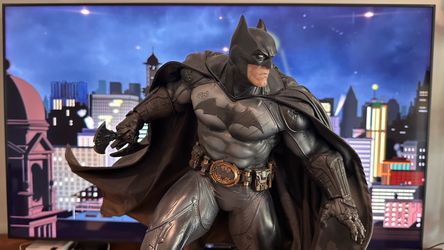 Sideshow Collectibles · Batman Premium Format™ Figure