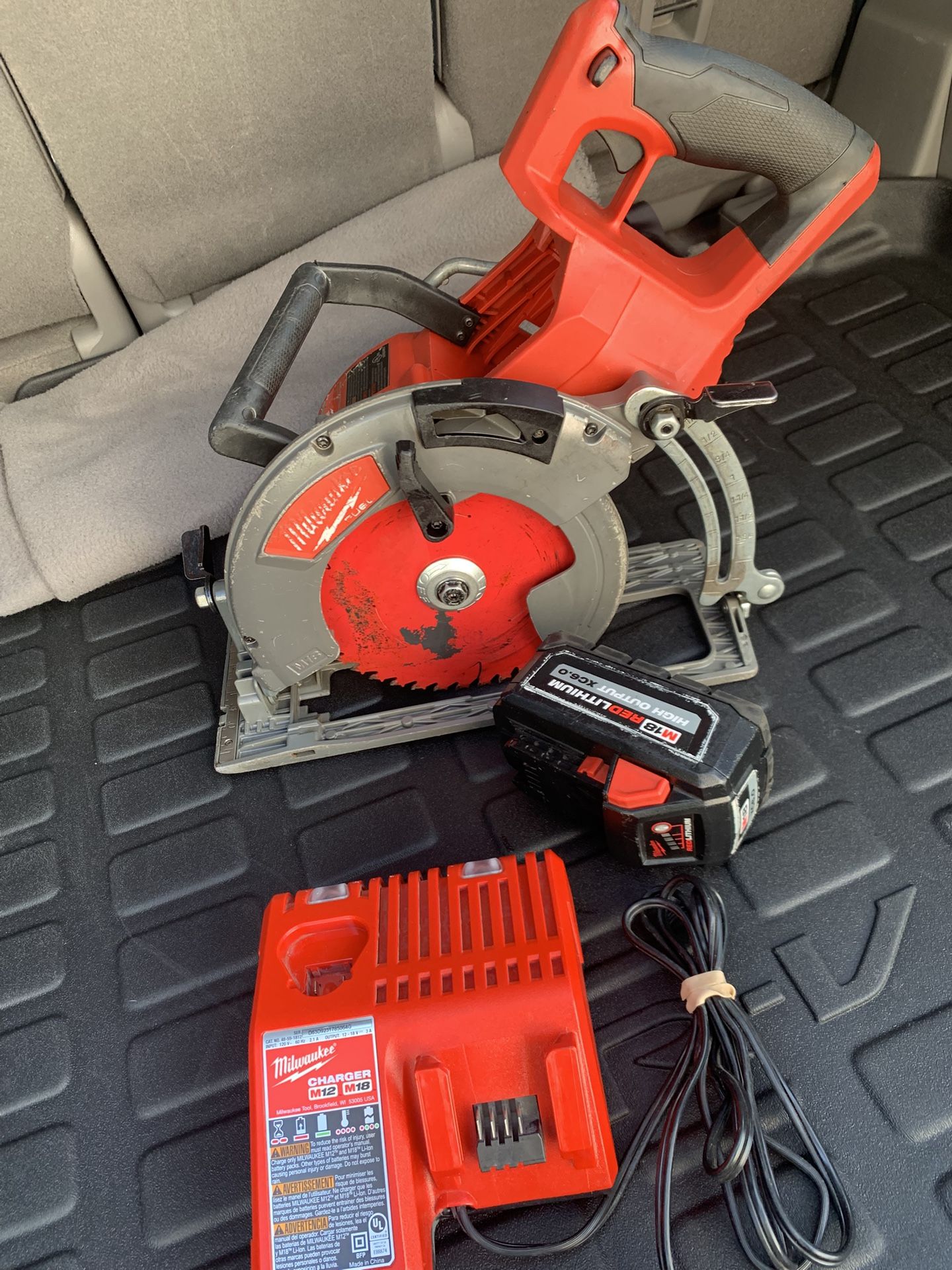 Milwaukee M18 FUEL Brushless 7”1/4 Saw