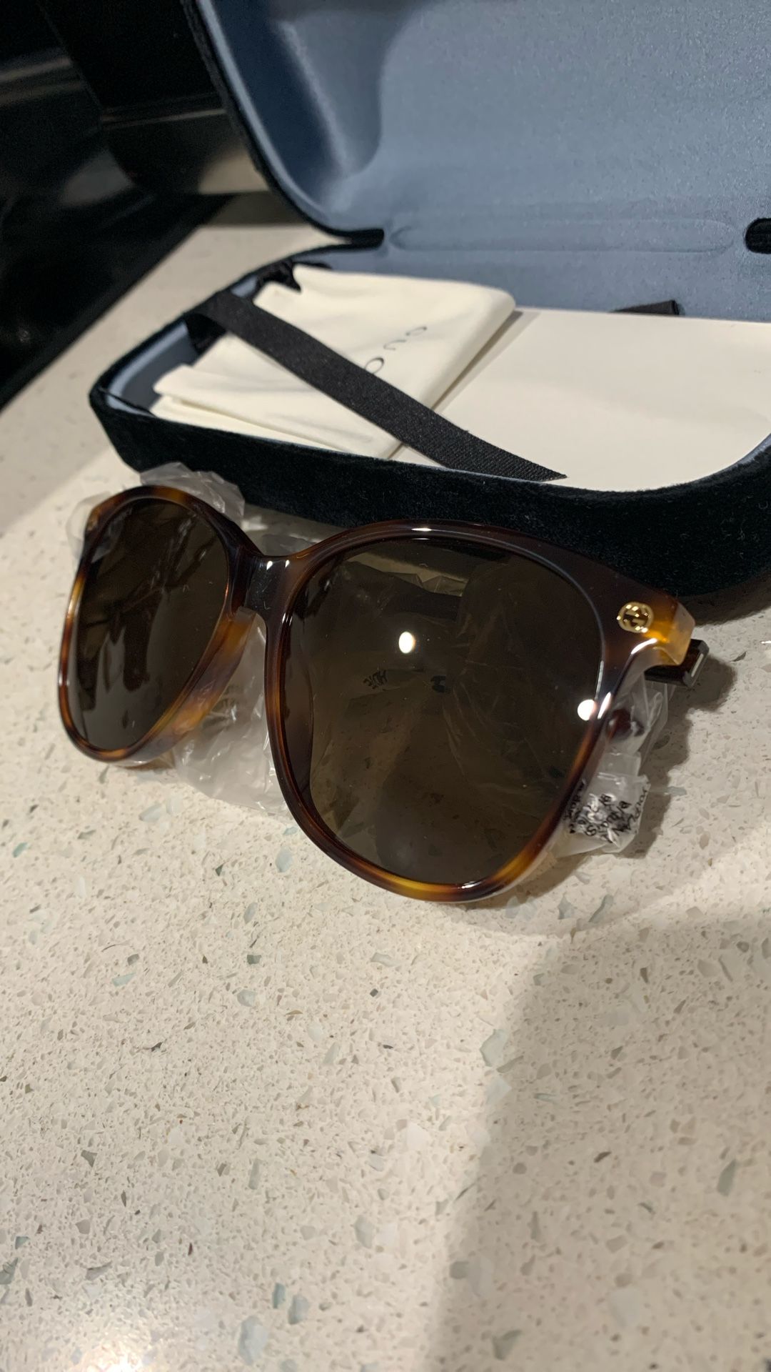 Brand new Tortoise Women Oversized Gucci Shades!