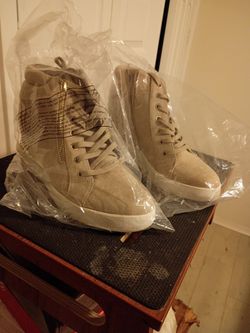 ALDO Lace Up/Zip Hi Top Hidden Wedged Women Sneakers Size 7 Taupe “ AILANNA”