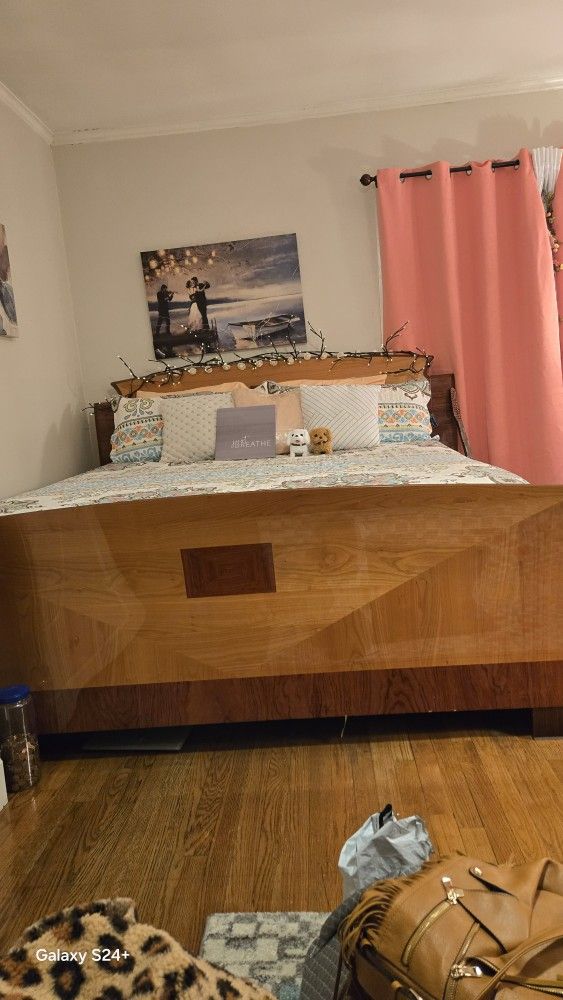 King Size Four Piece Bedroom Set