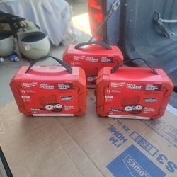 MILWAUKEE HOLE DOZER GENERAL PURPOSE BI-METAL HOLE SAW SET ( 11 PIECE )