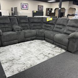 Power Recliner Sectional. 🚚WE DELIVER🚚