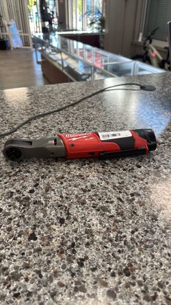 Milwaukee 3/8” m12 ratchet with 2ah battery 2557-20