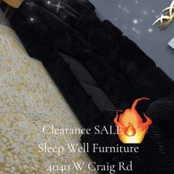 ✨️ Sectional Sofas✨️ Furniture Queen Bedrooms, Dining Avail