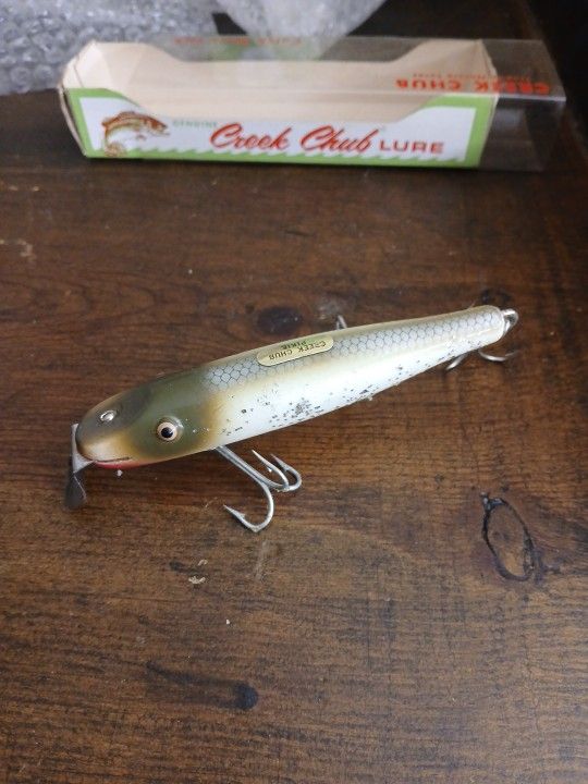 Vintage Creek Chub 718W Wood Fishing Lure