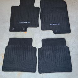Hyundai Sonata floor mats, like new