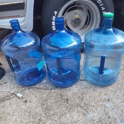 3 botes limpios para su agua no pets no smoking home water jugs lot only 10$ all