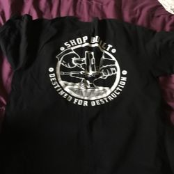 Large t shirt like new $7