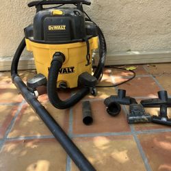 Shopvac DEWALT Vacuum Works great & accessories 
