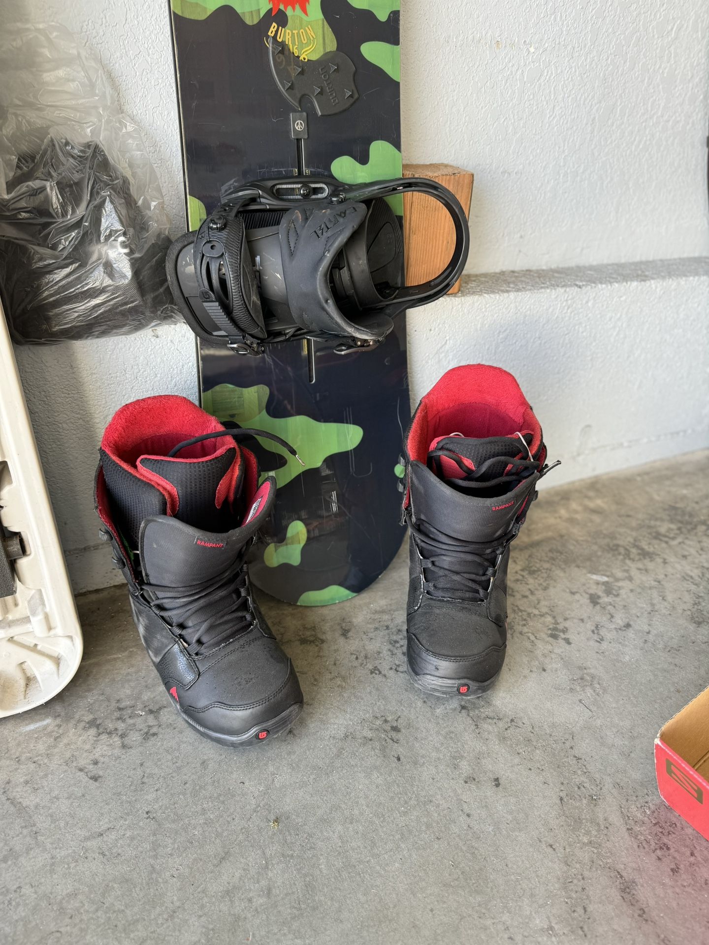 Burton Nug Snowboard + Cartel EST Bindings + Burton Boots