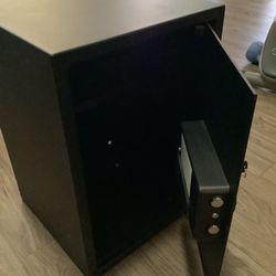 Safe With Programmable Keypad And 2 Keys