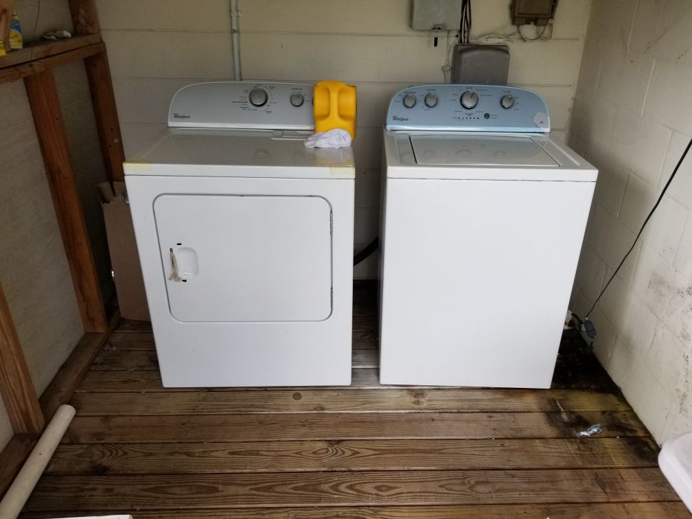 Whirlpool washer and dryer set. Very good condition and well taken care of.