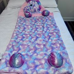 Kids Sleeping Bag, Cozy & Like New! 💝 