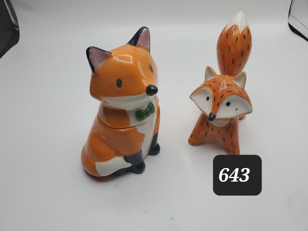 Set Of Ceramic Foxes
