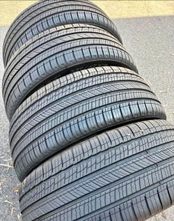 235 45 18 Michelin Tires Con 80% de Vida Las 4