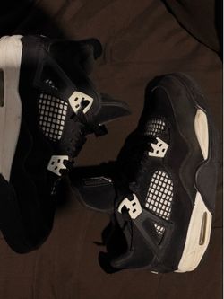 Jordan 4’s White Thunder