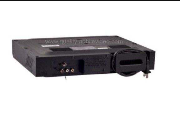 Audiovox Space Saving Kitchen 9" LCD TV+DVD and RADIO