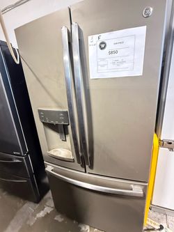 GE French Door Refrigerator with Ice and Water