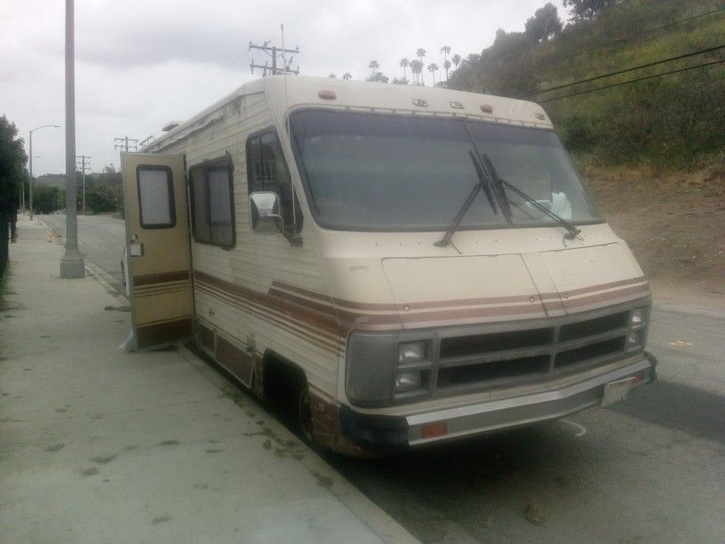 Need Gone Today!!!! 1988 Chevy Rv