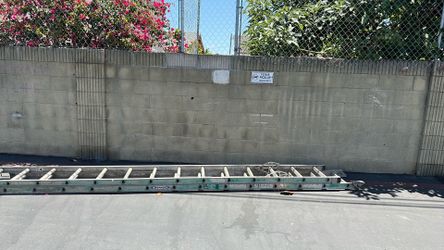 Werner 28 ft extension ladder