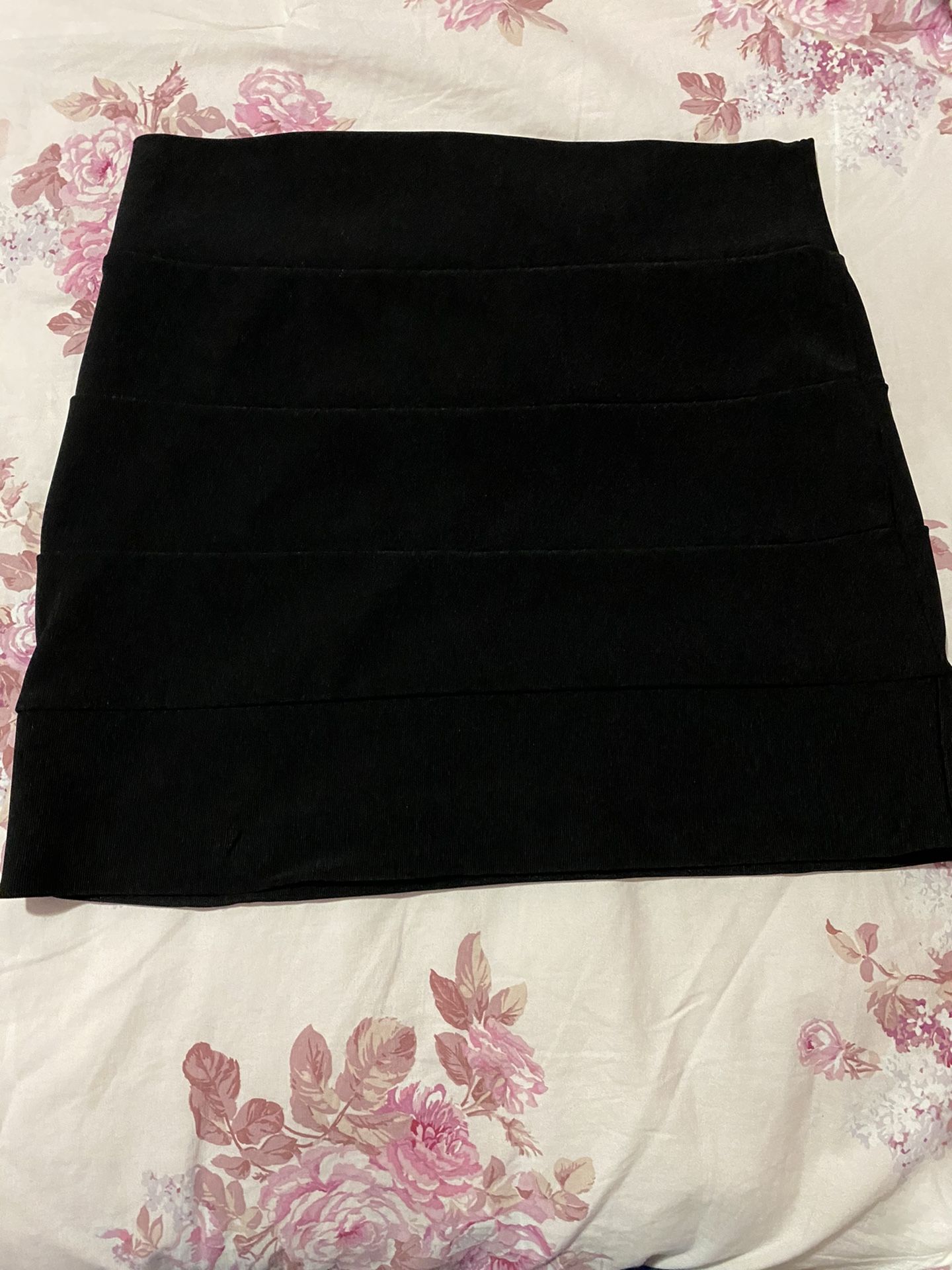 Lightly Worn Black Pencil Skirt $4