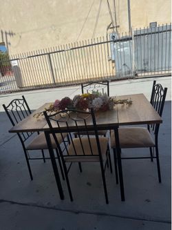 Dining table  Comedor