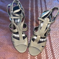 Size 8.5 Guess Heels