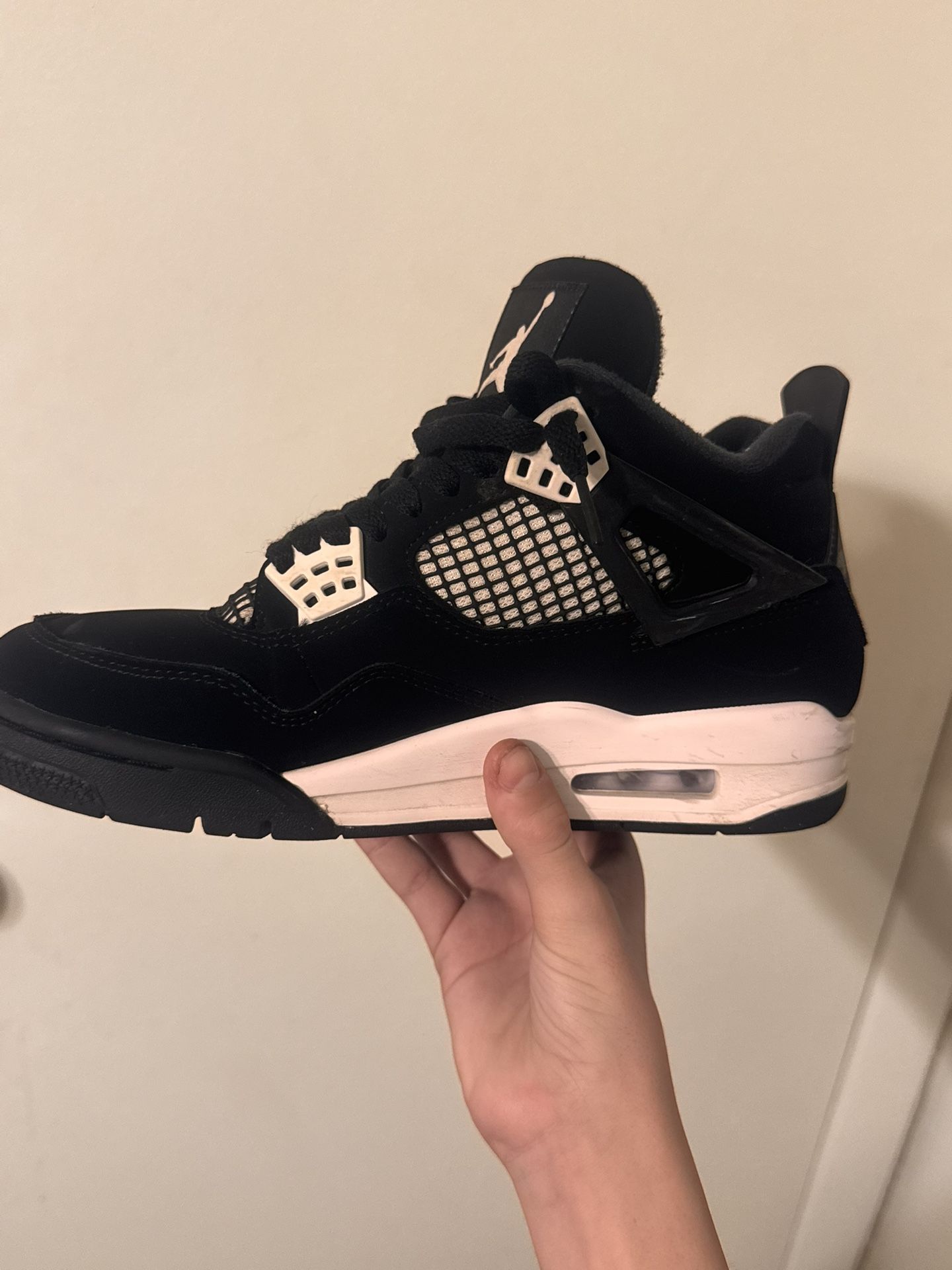 Jordan 4 White Thunders’