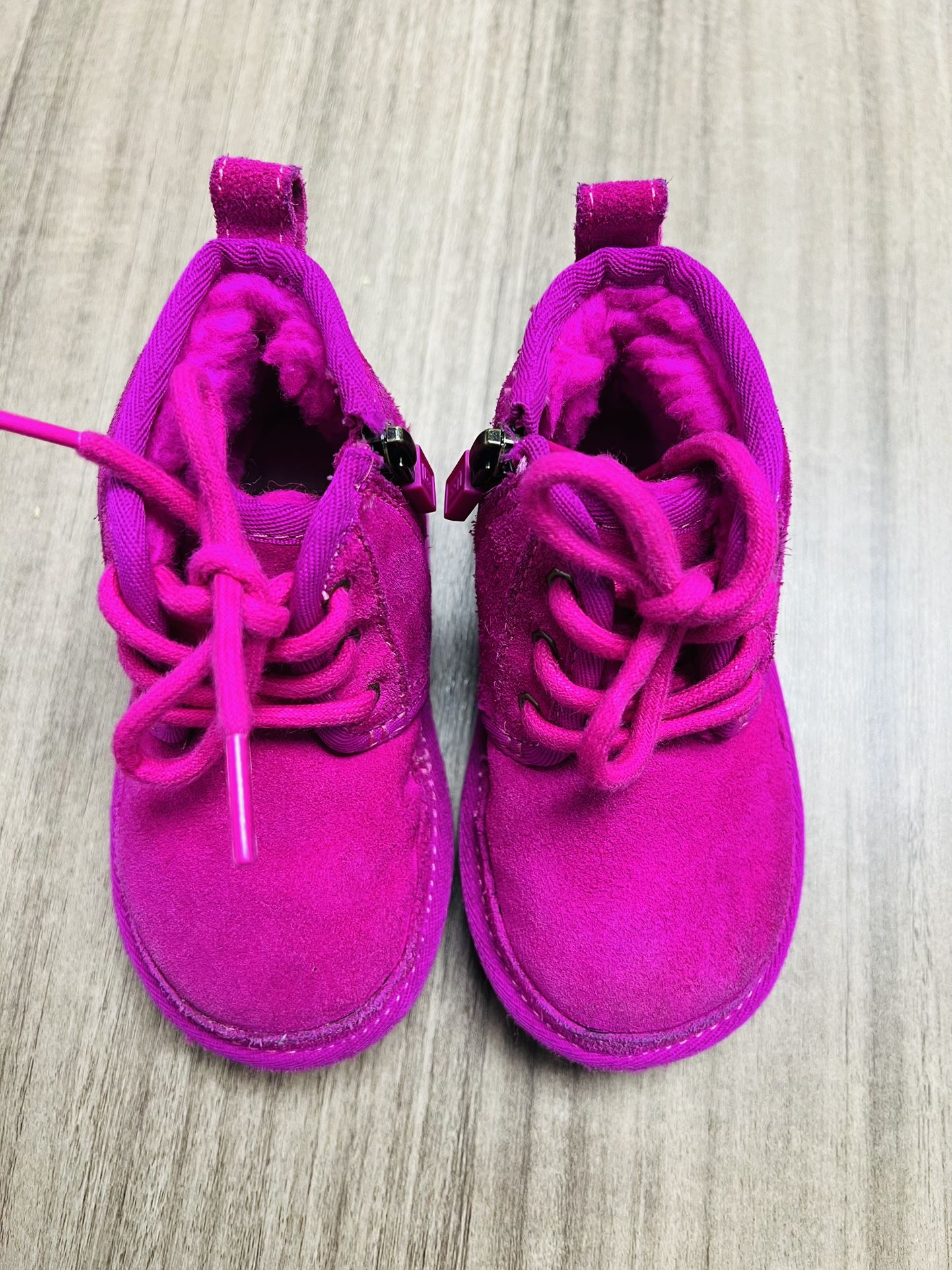 UGG Toddle’s Neumel II Chukka Boot In The Rock Rose Pink Suede Size 7