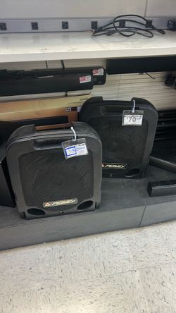 Set of peavey band speakers
