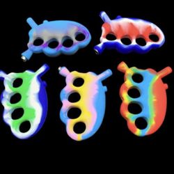 Knuckle-Shaped Silicone Hand Pipe – Novelty Smoking Accessory