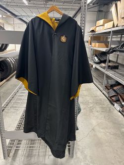 Universal Studios Harry Potter Hufflepuff Robe Adult M Halloween Costume/ Wanda/ scarfs